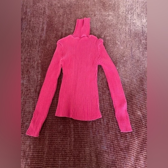 Red Ribbed Turtleneck - Picture 5 of 13
